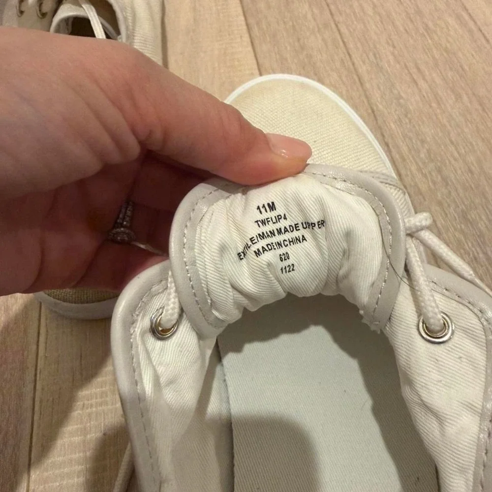 Tommy Hilfiger cream canvas sneakers Sz 11 #sneakers #lifestyle